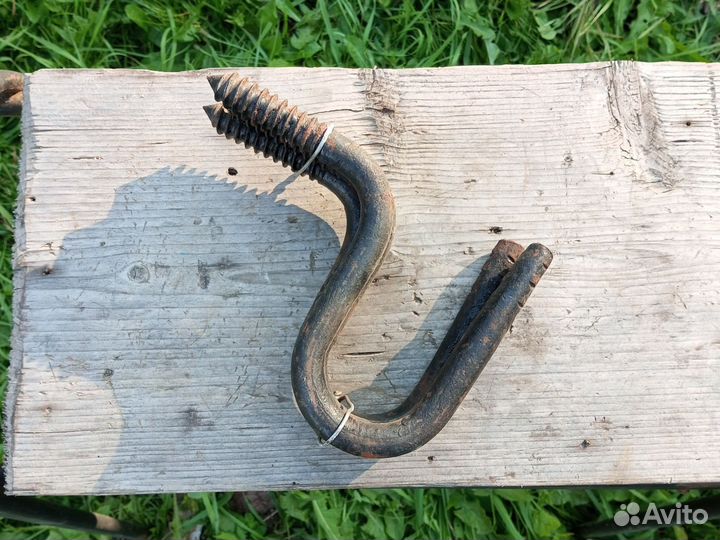 Крюки металлические СССР для деревянных опор