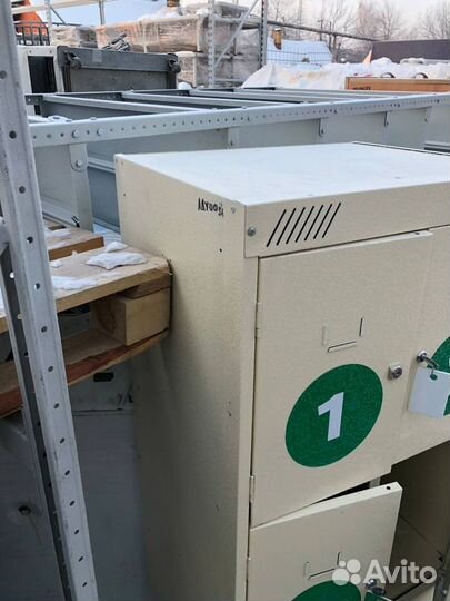 Шкаф для сумок