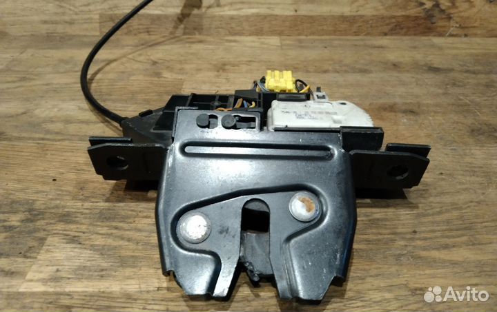 Замок багажника 999066650 Opel Vectra C 2002 - 2005 года