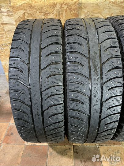 Bridgestone Ice Cruiser 7000 215/65 R16