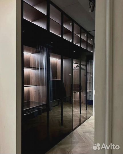 Угловой шкаф