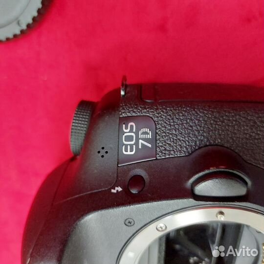 Зеркальный фотоаппарат canon 7d
