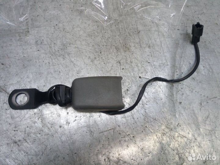 Ответная часть ремня безопасности передняя правая