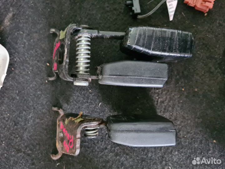 Замок ремня безопасности задний Renault Fluence