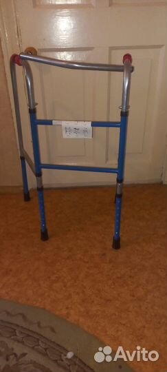 Стул с туалетом, коляска, костыли, ходунки