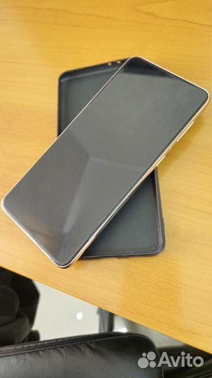 Samsung Galaxy S21+, 8/256 ГБ