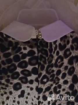 Леопардовое платье с белым воротником