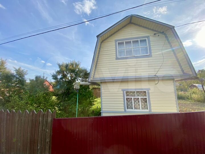 Дом 32 м² на участке 8,4 сот.