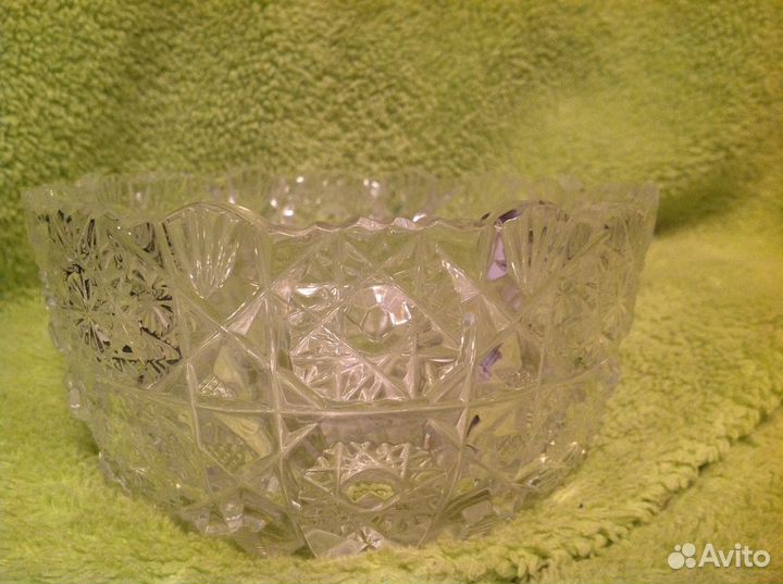 Хрустальная ваза высотой 8 см