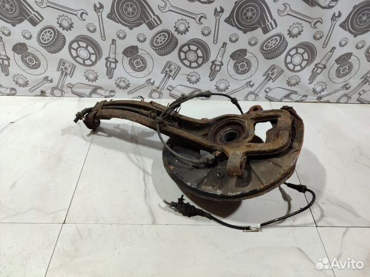 Кулак поворотный передний левый Volkswagen Touareg
