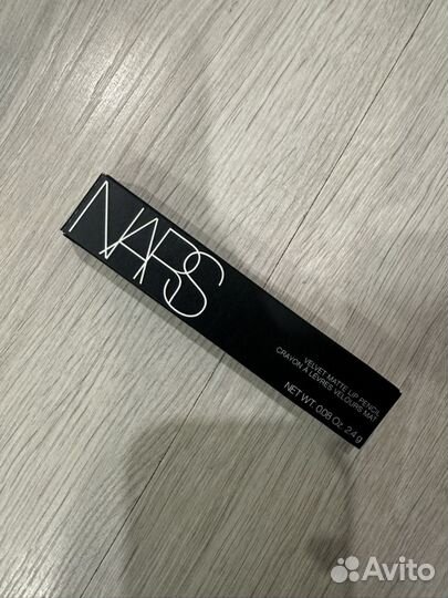 Матовая помада-карандаш nars