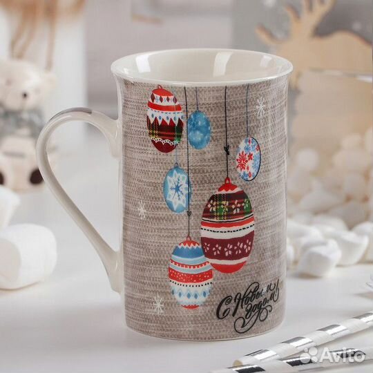 Кружка фарфоровая Доляна «Ёлочные игрушки», 300 мл