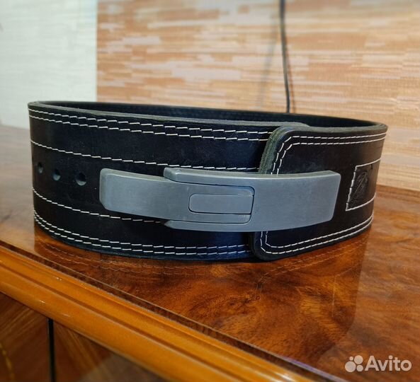 Пояс для пауэрлифтинга с карабином