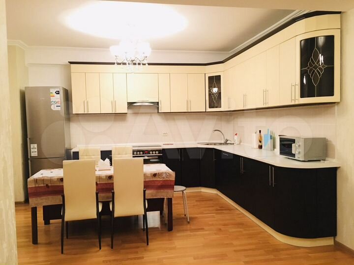 3-к. квартира, 80 м², 4/10 эт.