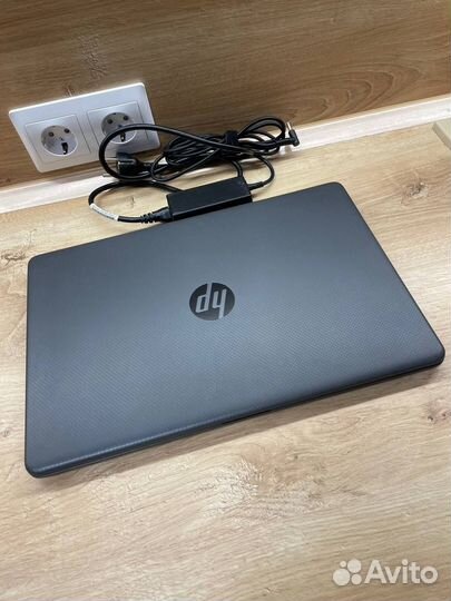 Ноутбук HP 15.6 i5-1035G1, 8 гб, SSD m2 256 Гб