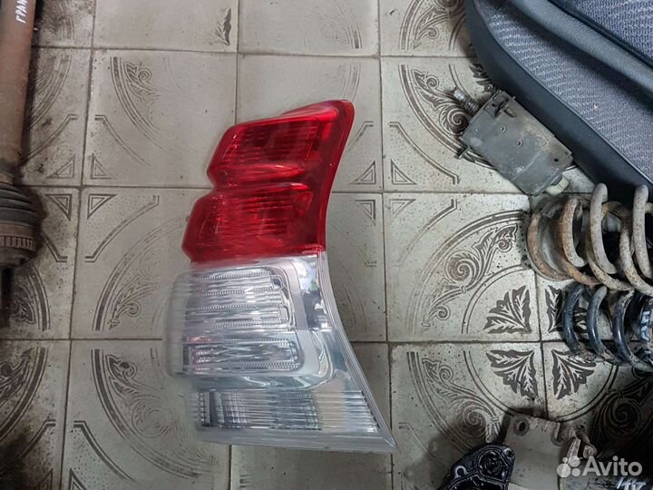 Фонарь задний правый Toyota LC Prado 150 (дефект)
