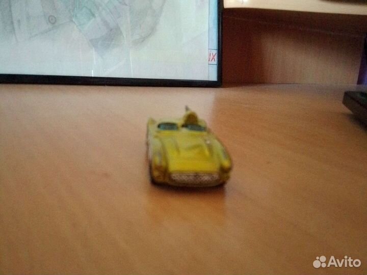 Машинка хотвилс коликционая