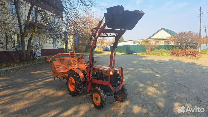 Мини-трактор Kubota B7000, 2003