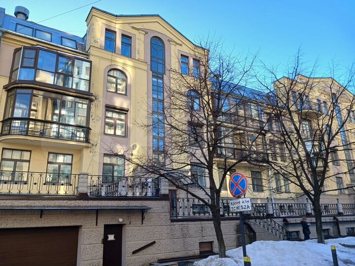 3-к. квартира, 103 м², 2/5 эт.