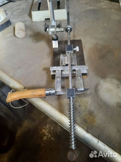 Заточное устройство, поворотного типа для ножей