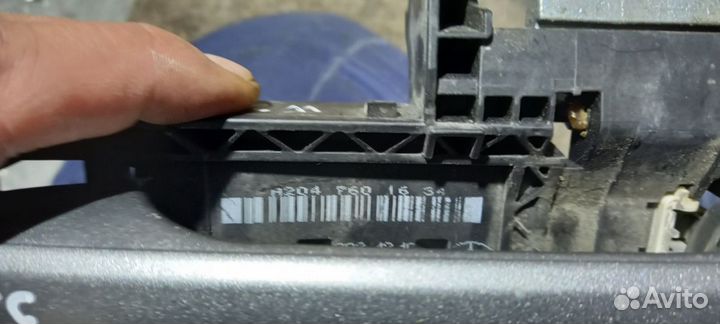 Задняя ручка Mercedes W212