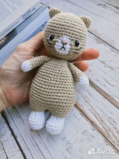 Котик вязаный