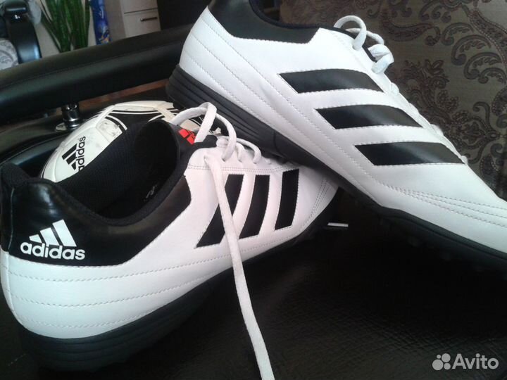 Бутсы-шиповки для игры в футбол р.45 adidas