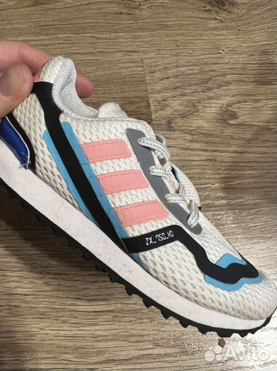 Кроссовки adidas