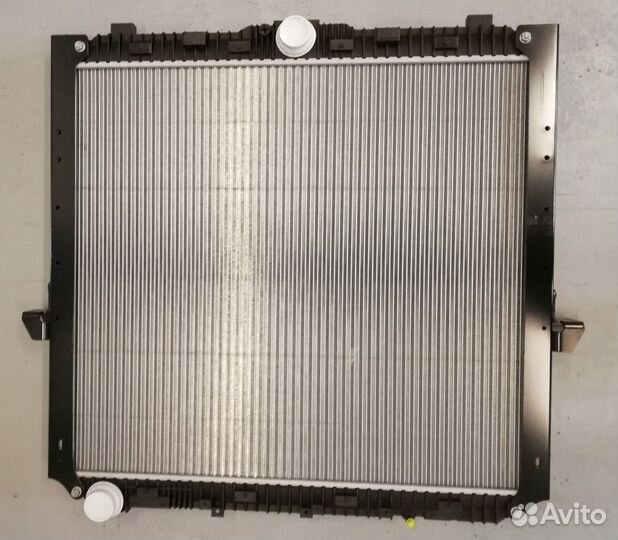 Радиатор охлаждения MB arocs A9615001300