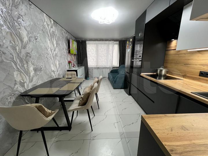 2-к. квартира, 65 м², 3/18 эт.