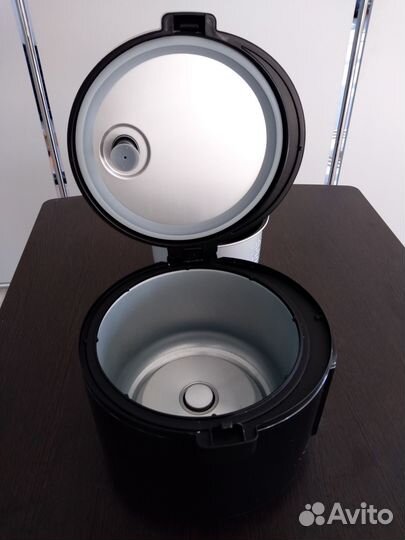 Мультиварка Polaris PMC 0567AD черная Новая