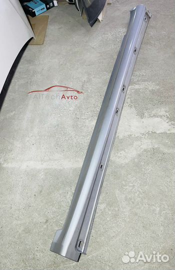 Порог пластиковый левый Mercedes-Benz W245