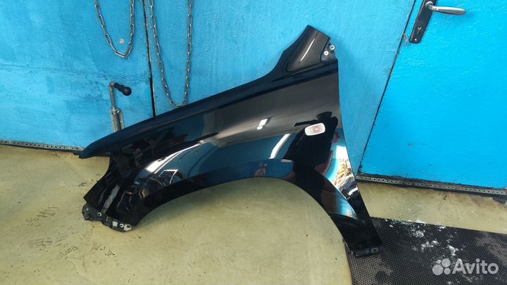 Крыло переднее левое Toyota Land Cruiser 200