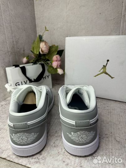 Nike Air Jordan 1 low wolf grey