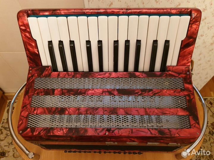 Аккордеон Лира. Новый. Размер 1/2. Видео