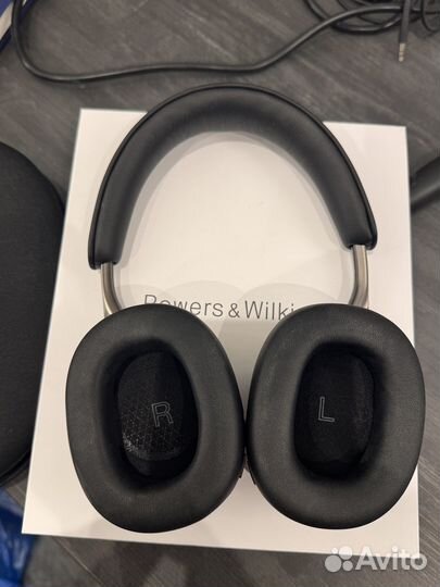 Bowers wilkins px8