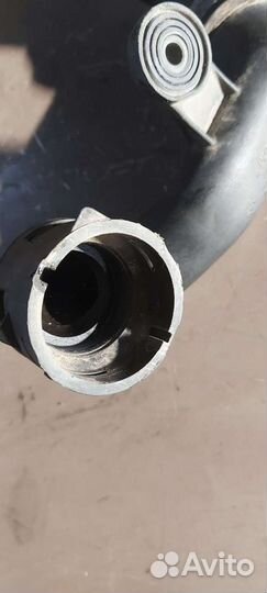 Патрубок радиатора на Volkswagen Touareg