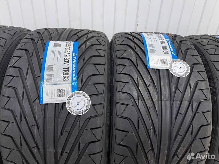 Triangle TR968 275/40 R18