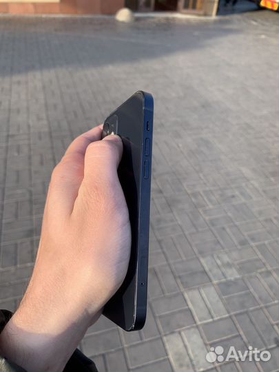 iPhone 12, 64 ГБ