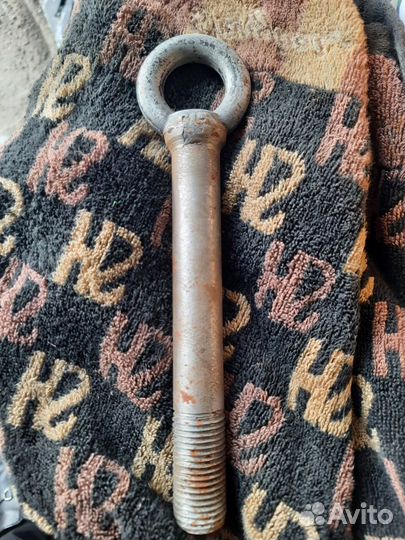 Буксировочный крюк