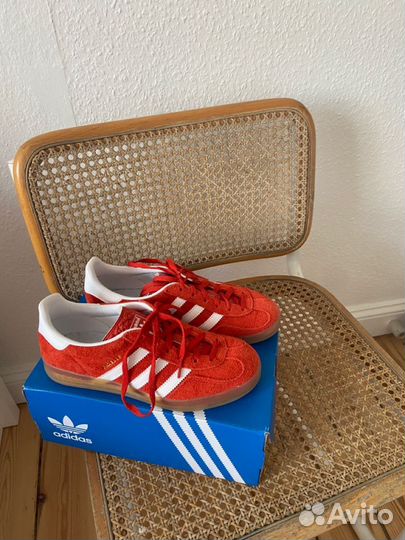 Кеды Adidas Gazelle Scarlet Cloud White