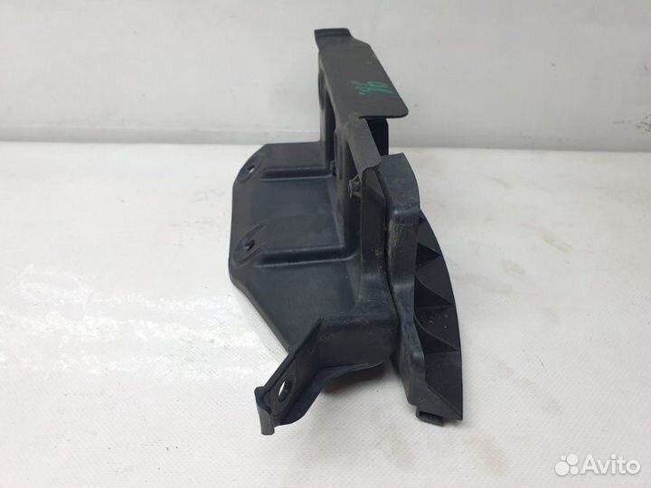 Кронштейн бампера задний левый Audi A6 C6 3.2 2006