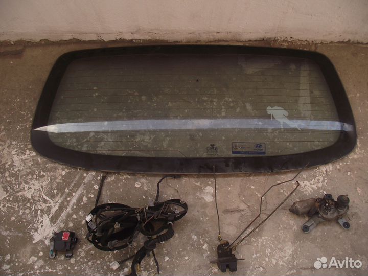 Стекло для задней двери Hyundai Terracan, 2001г