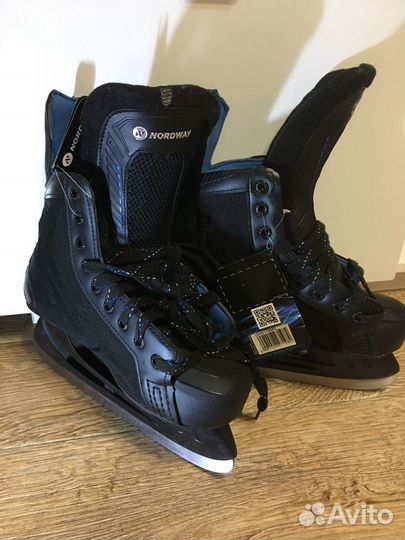 Коньки хоккейные новые