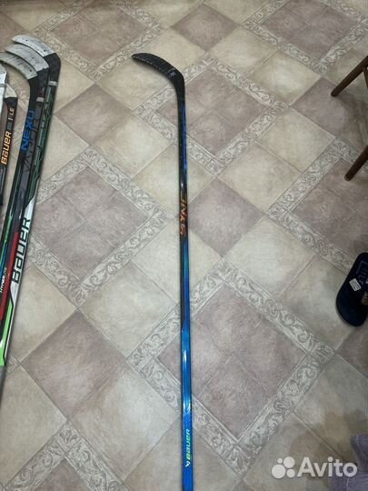 Сломанные хоккейные клюшки bauer