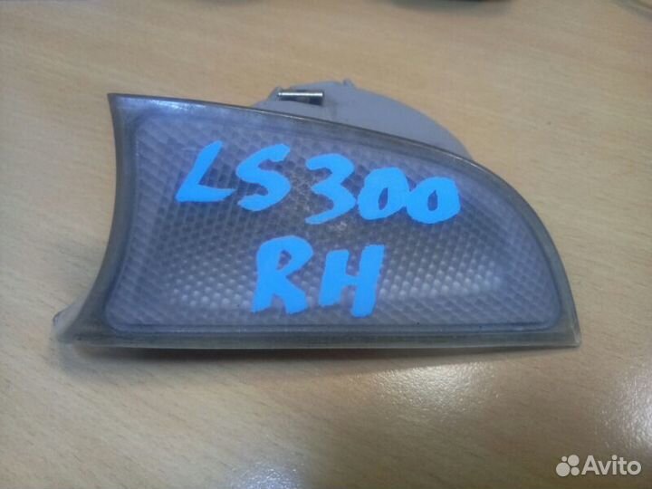 Повторитель поворота в зеркало левый Lexus Gs300