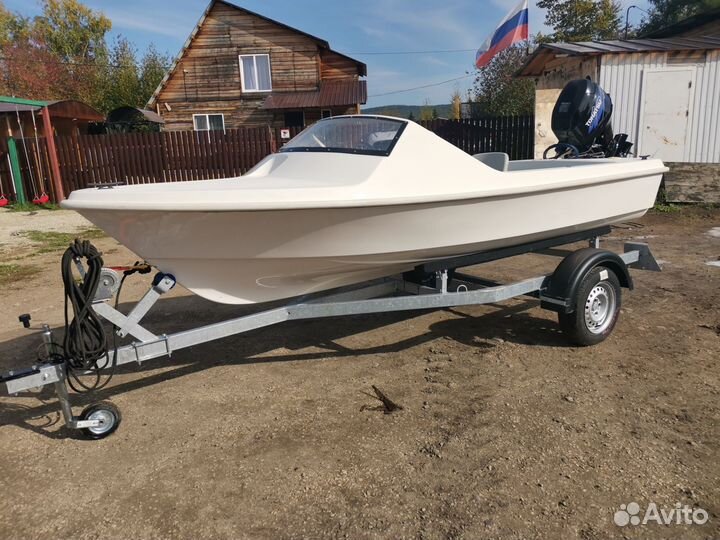 Лодка с мотором
