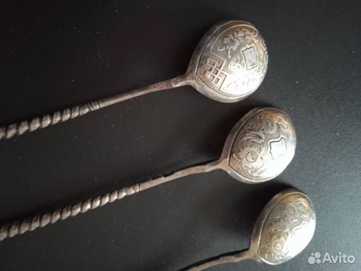Старинные серебряные десертные ложки