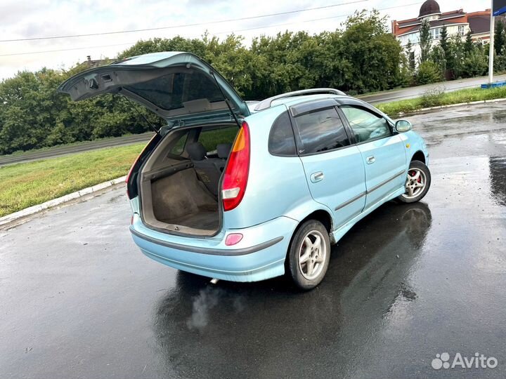 Nissan Tino 1.8 AT, 1998, 300 000 км