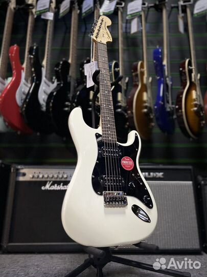 Fender Squier Affinity 2021 Stratocaster HH LRL OW